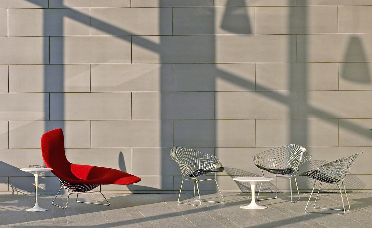 1651588231_bertoia-asymmetric-chaise_1.jpg